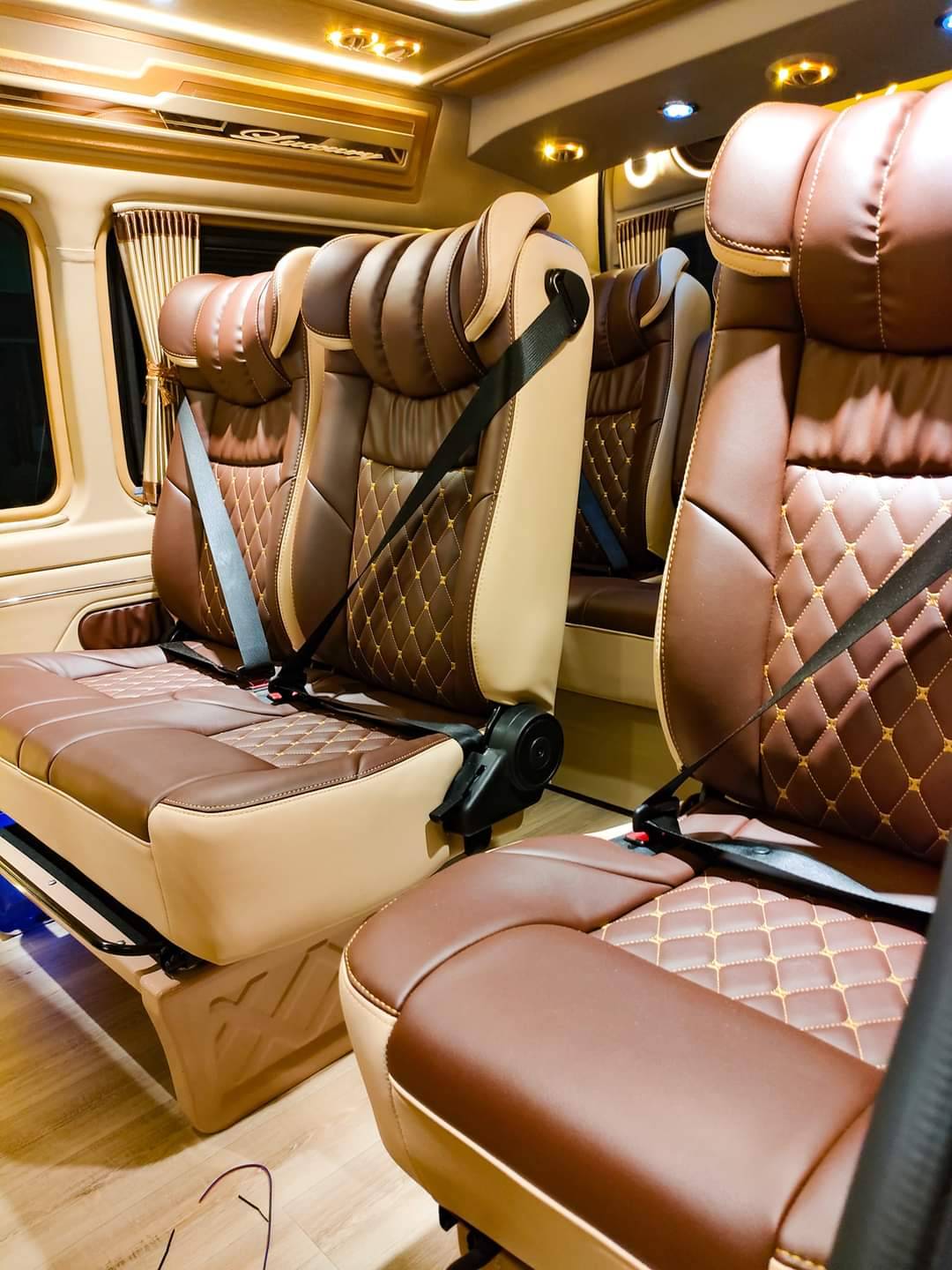 ชุดแต่งวีไอพีเบาะ8ที่นั่งปรับไฟฟ้า ผ้าลายปักโทนสีน้ำตาล+ครีม