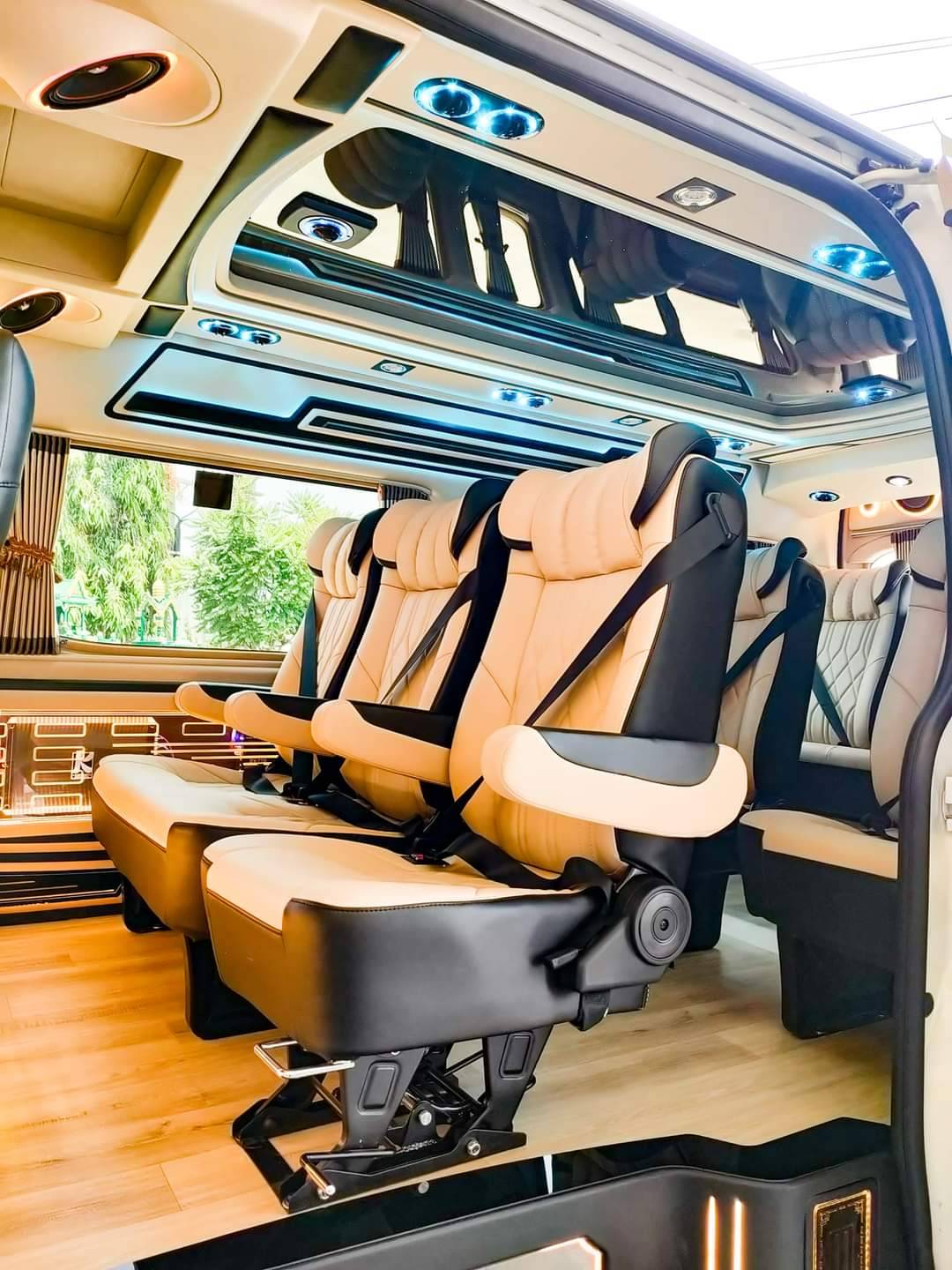 ชุด วีไอพี เบาะ9ที่นั่ง โทนสีครีม+ดำ