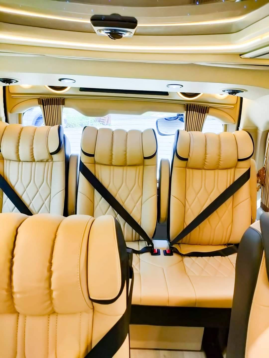 ชุด วีไอพี เบาะ9ที่นั่ง โทนสีครีม+ดำ