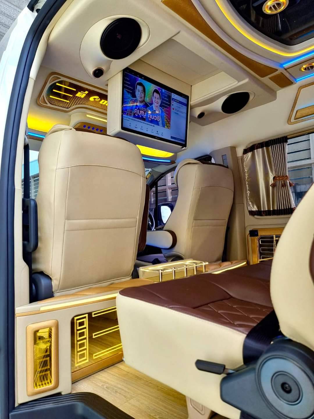 ชุด vip 9 ที่นั่ง โทนสีน้ำตาลครีม