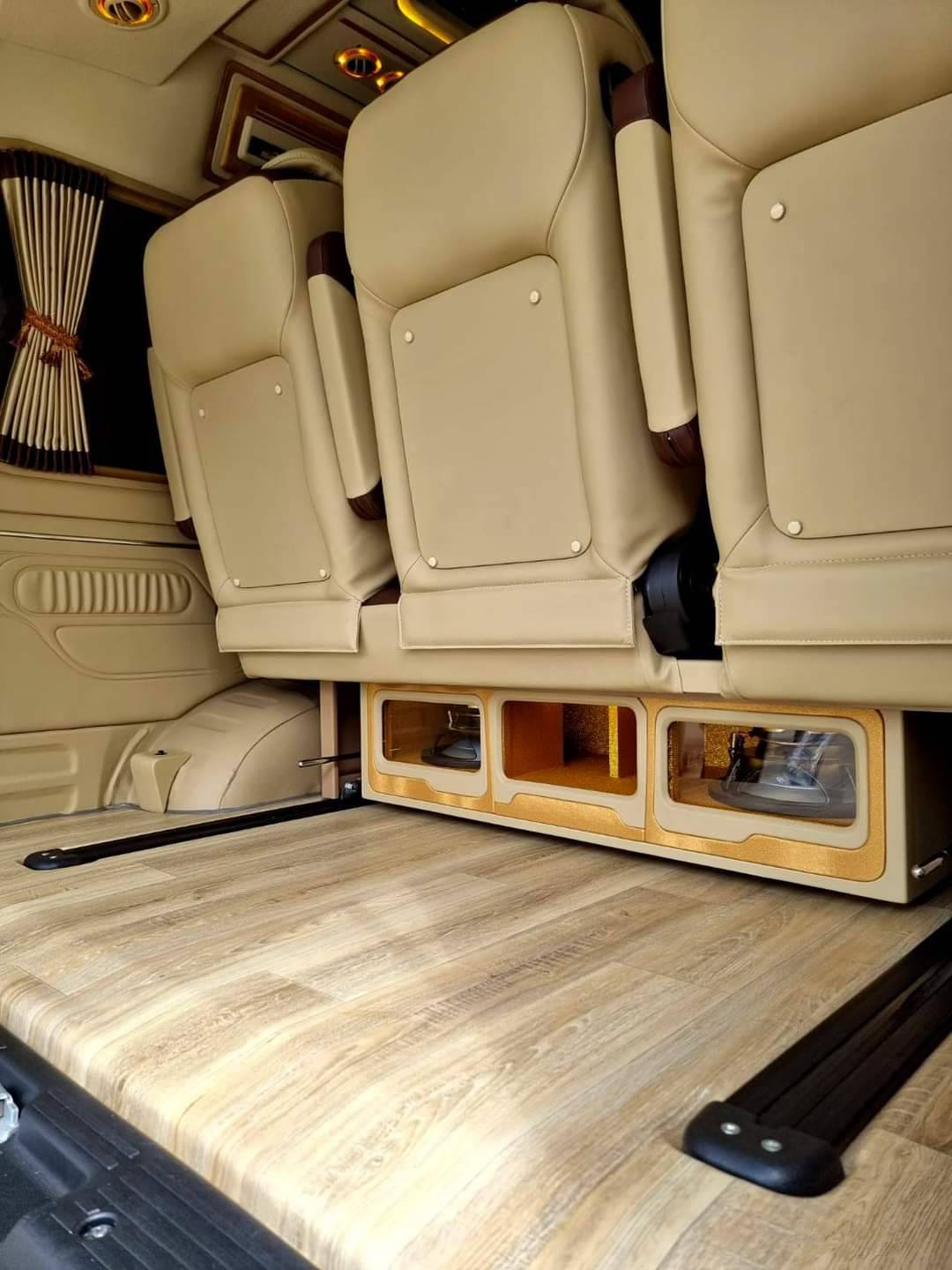 ชุด vip 9 ที่นั่ง โทนสีน้ำตาลครีม