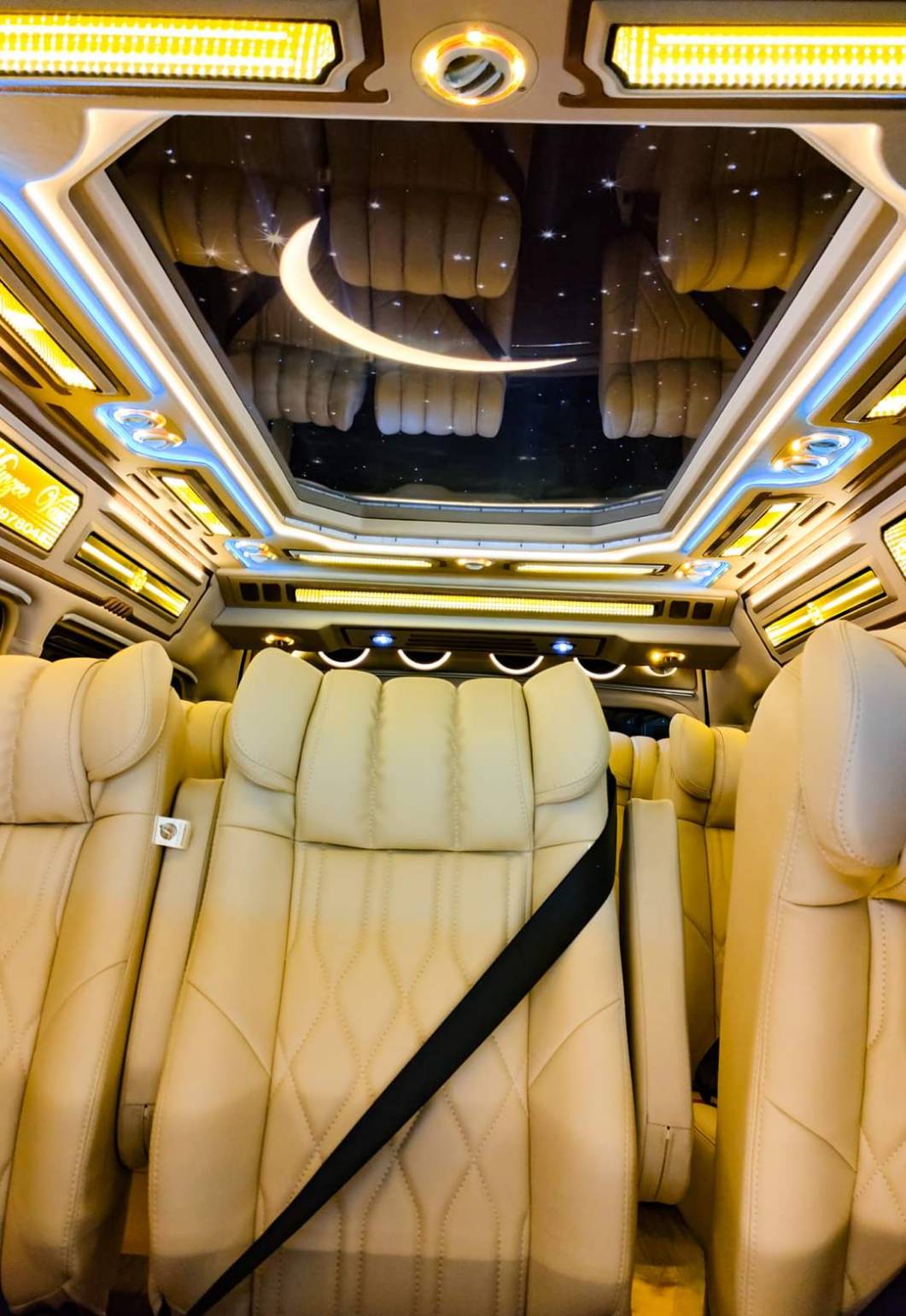 ชุด VIP เบาะ 9 ที่นั่งจดทะเบียนป้ายเหลือง